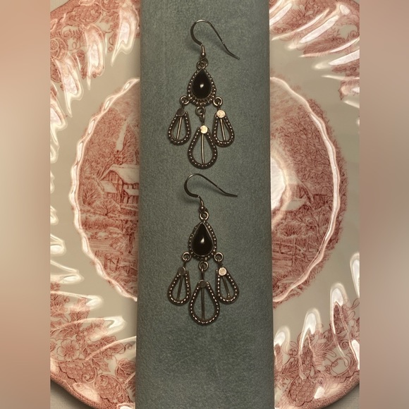 ๐ 925 sterling silver, rain drop cabochon onyx chandelier earrings. - Picture 6 of 6